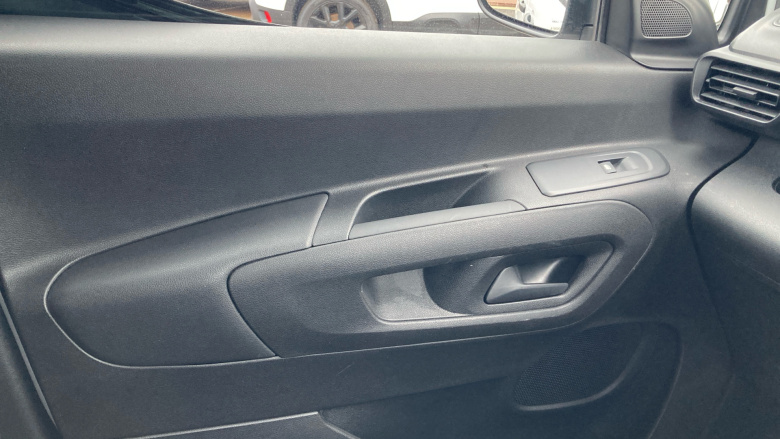 Vauxhall Combo Cargo Combo L1 Diesel 2300 1.5 Turbo D 100ps H1 Dynamic Van [6 Speed]